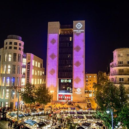 ハーバート サミュエル ホテル エルサレム エクステリア 写真 The building at night