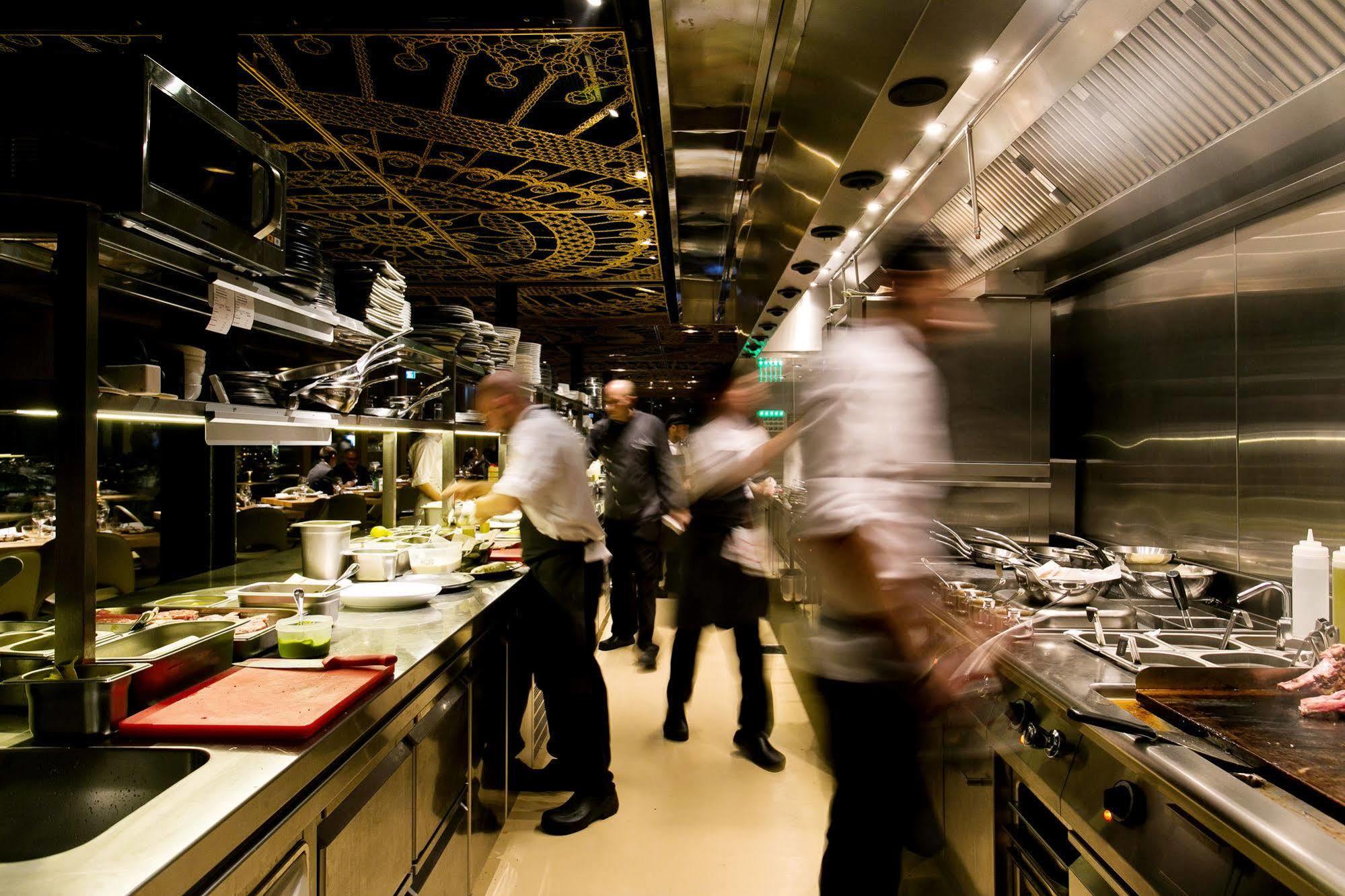 ハーバート サミュエル ホテル エルサレム エクステリア 写真 The kitchen at the restaurant